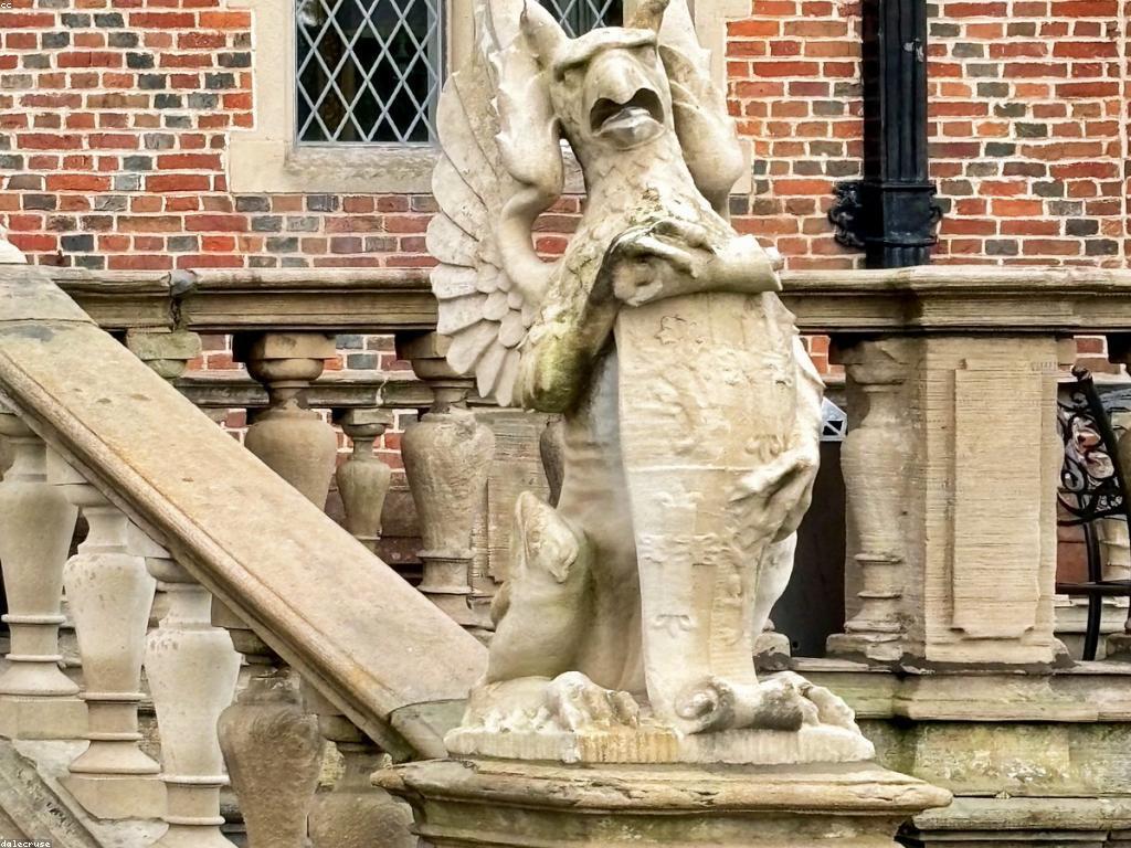 សិល្បៈប្រពៃណីខ្មែរ: ការតាំងពិព័រណ៍នៃការស្លុត