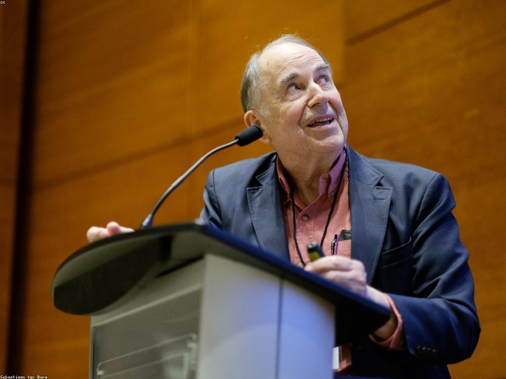 បច្ចេកទេសបង្ហាញស្លុតជាទីប្រឹក្សាខាងស្នាដៃ